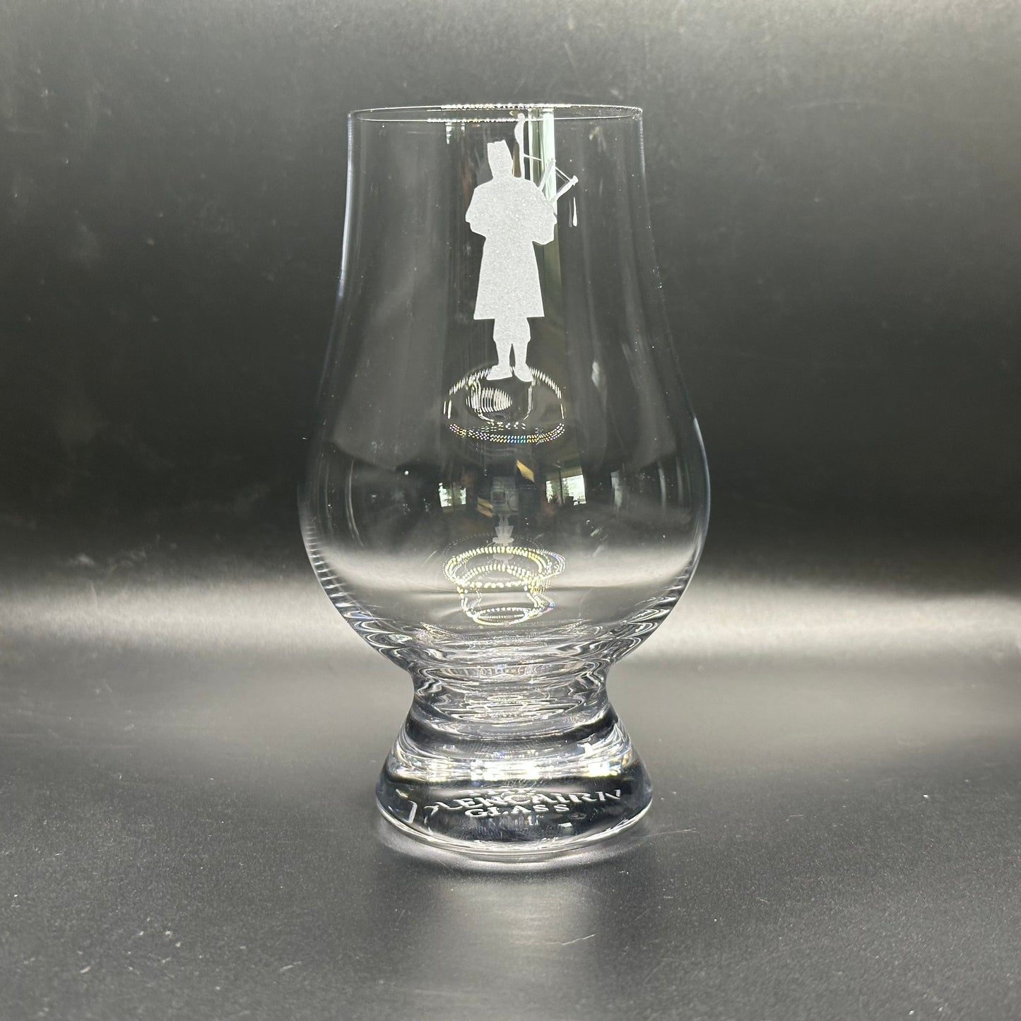 Front Facing Piper Glencairn